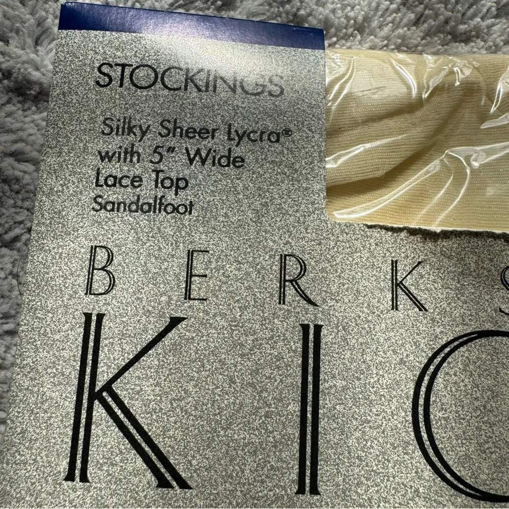 Berkshire Kicks Silky Sheet Lace Top Stockings - Ivory Size A-B‎